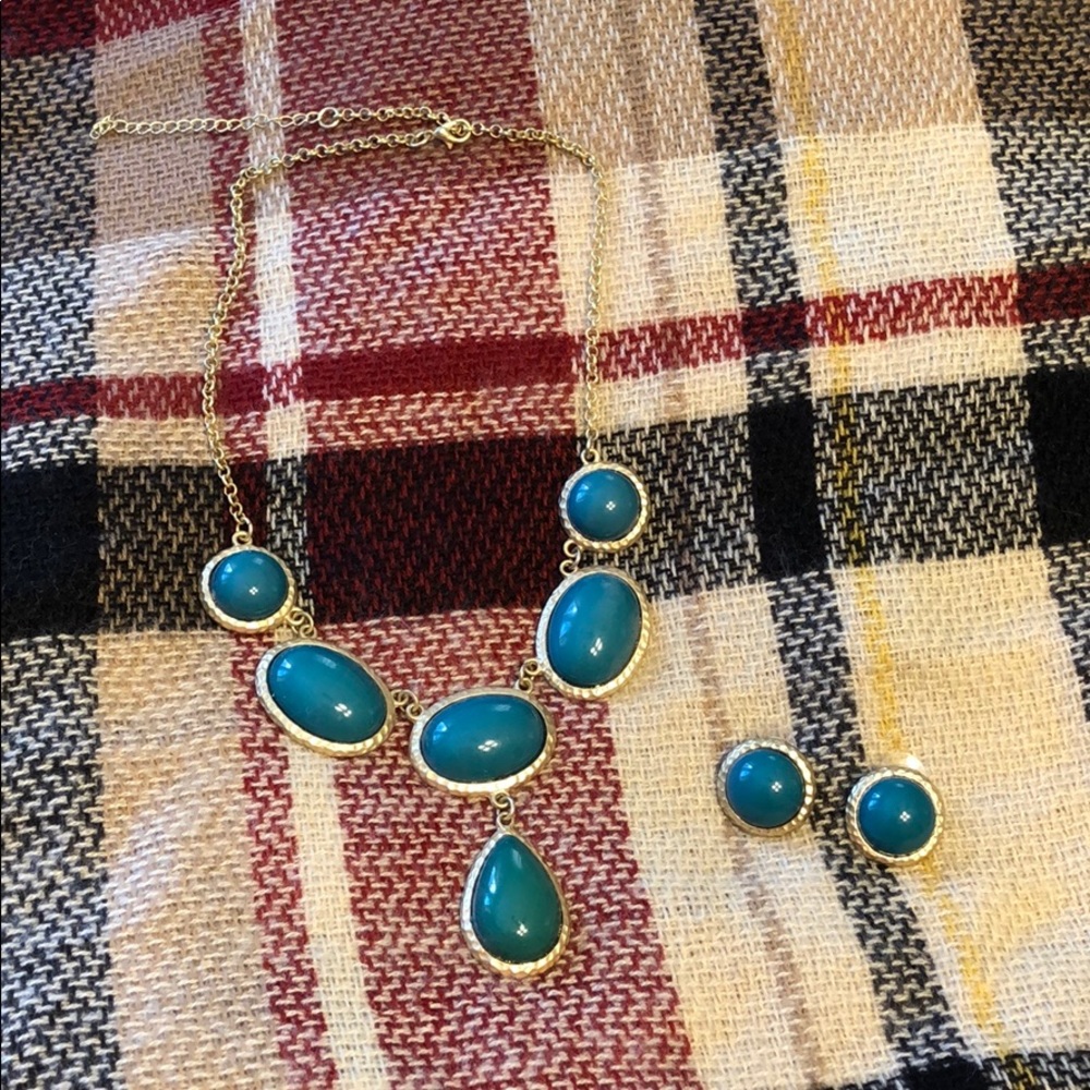 Charming Charlie Jewelry set Gold toned